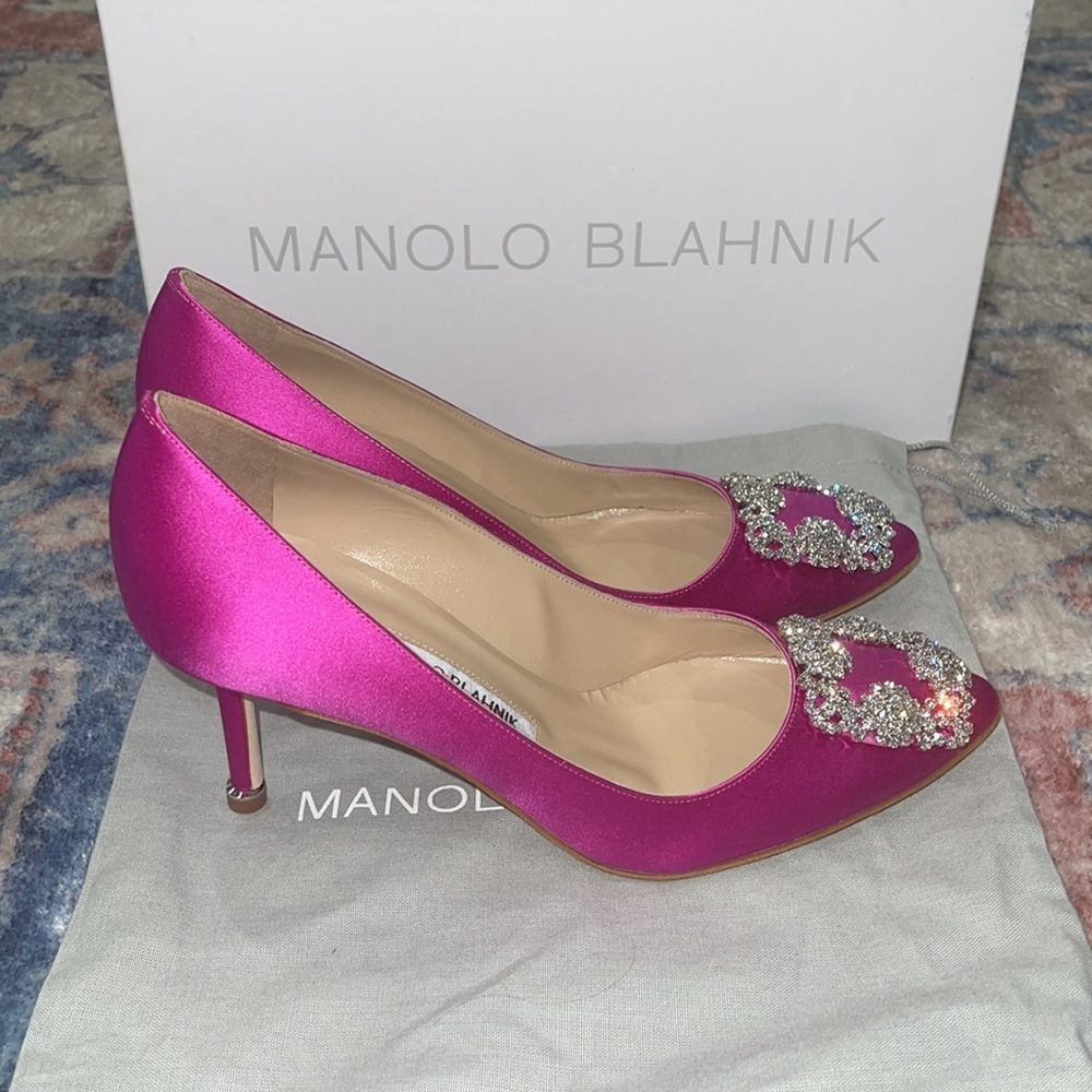 ‼️$1200 MANOLO NEW‼️STEAL‼️HOST PICK‼️ - Picture 3 of 10